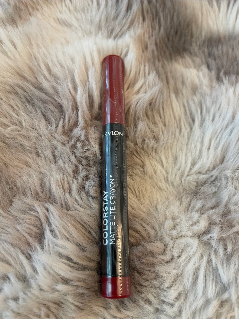 Revlon Matte Lip Crayon — Rich Red-Brown Shade- 010 Air Kiss- new sealed